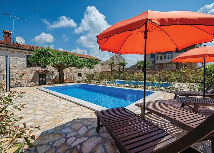 Beautiful Home In Porec With Wifi